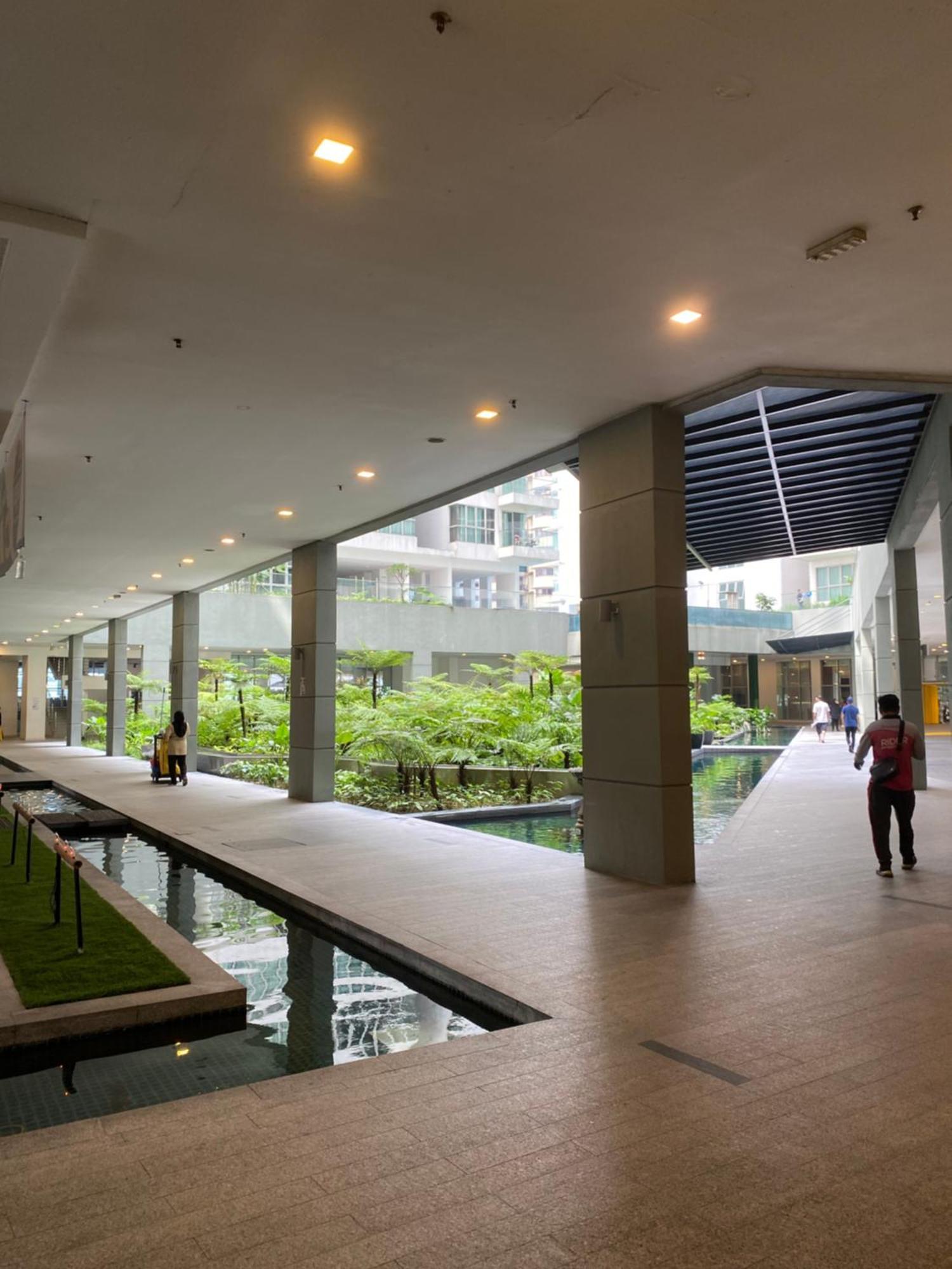Pangsapuri Regalia By Parcello Klcc Infinity Pool