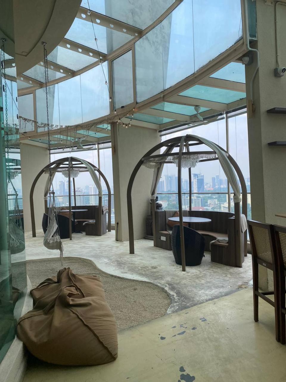Pangsapuri Regalia By Parcello Klcc Infinity Pool Kuala Lumpur